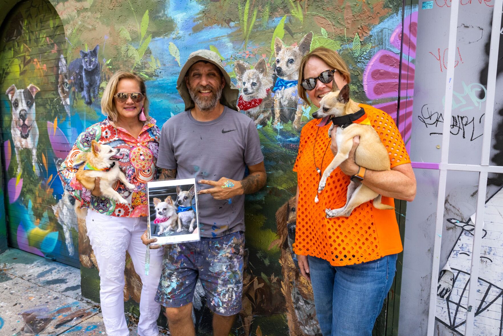 Chewy murals, Florida, artist